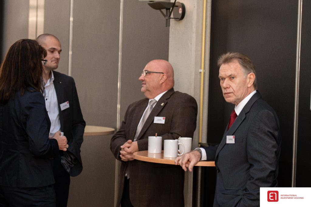 Agent immobilier Helmut Dick pour biens d'investissement hors marché à Süßen, spécialisé dans les placements rentables.