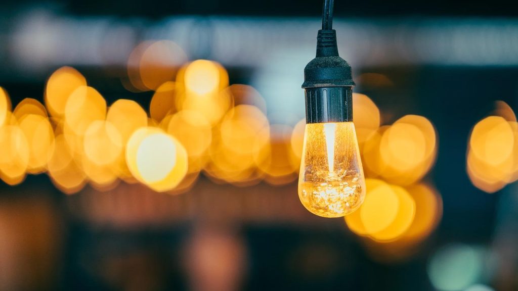Professionele elektricien in Brasschaat voert veilige elektriciteitswerken uit met expertise en nauwkeurigheid