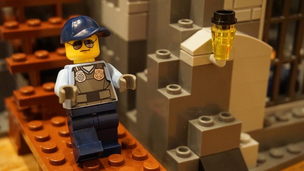 Kleurrijke LEGO stenen waaruit je vaardigheden als creativiteit en probleemoplossing ontwikkelt door bouwen en constructie.